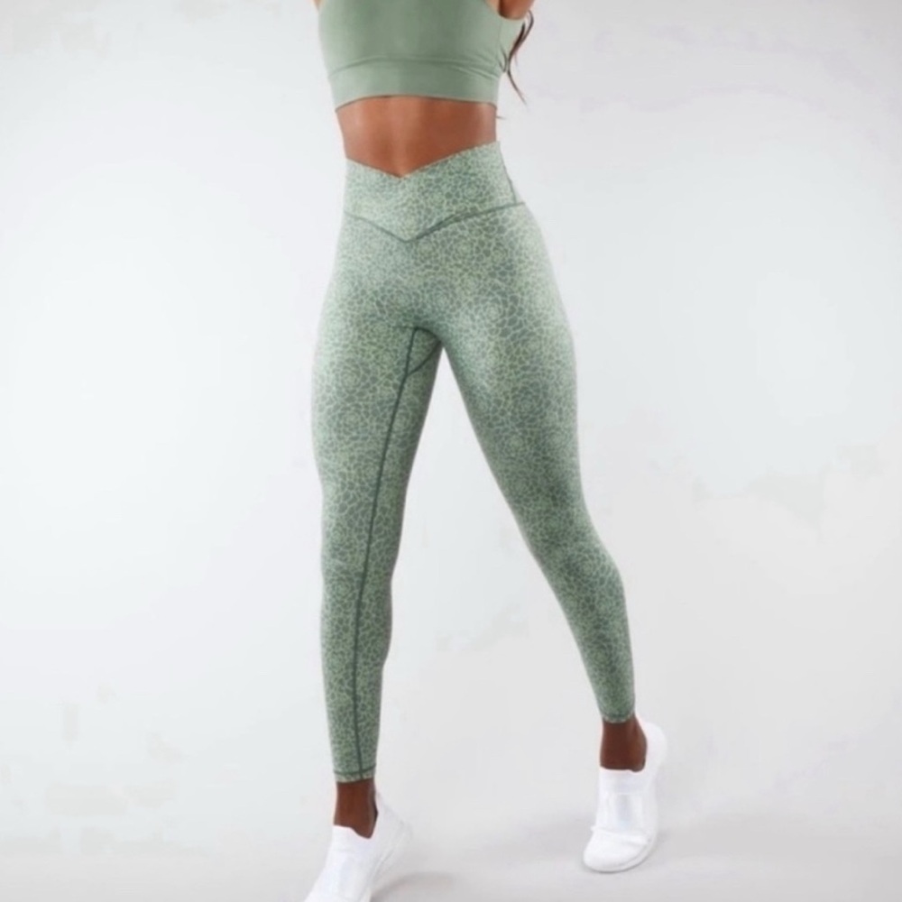 Buff Bunny Siren Eden Green Succulent Leggings XL